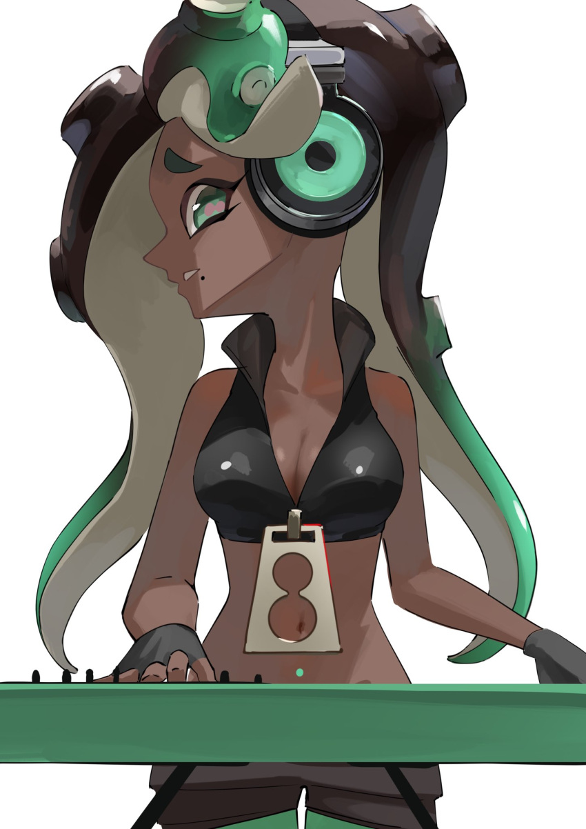 1girl averting_eyes black_gloves black_hair breasts cephalopod_eyes cleavage commentary_request crop_top dark-skinned_female dark_skin dj eyelashes gloves gradient_hair green_hair headphones highres instrument keyboard_(instrument) large_breasts long_hair marina_(splatoon) mole mole_under_mouth multicolored_hair music navel octoling parted_lips playing_instrument red_pupils simple_background solo splatoon_(series) splatoon_2 standing takkun0926 tentacle_hair two-tone_hair white_background