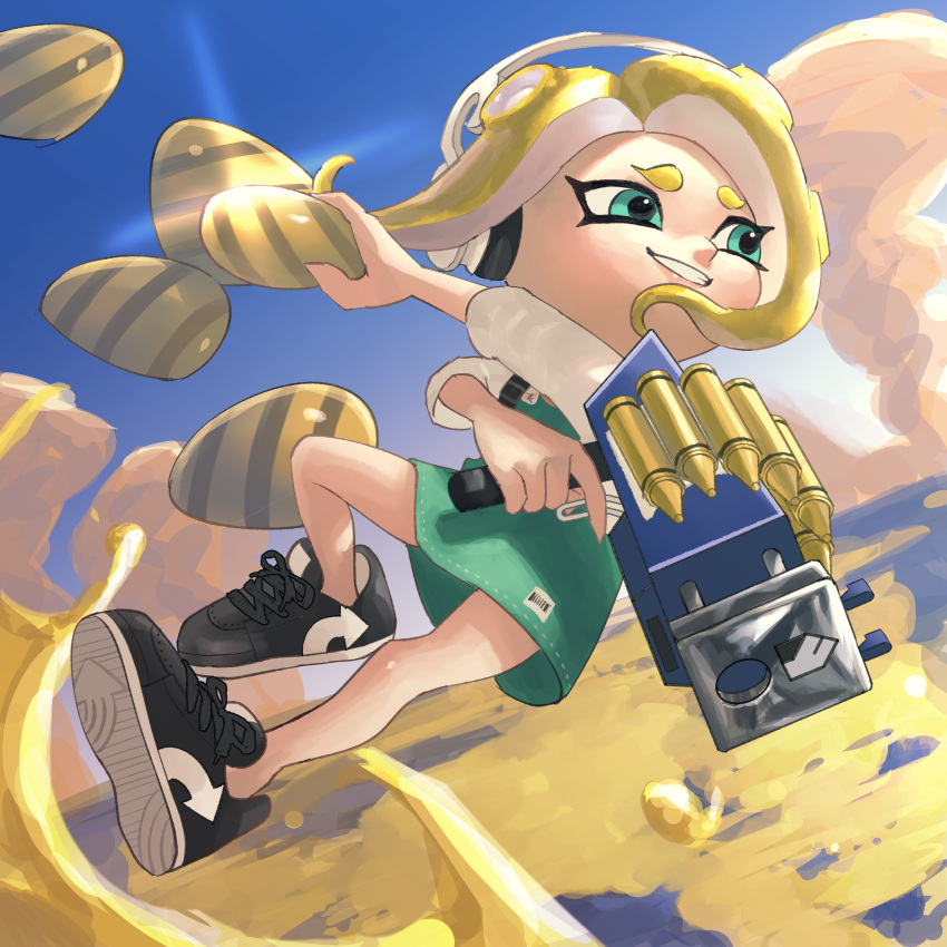 1girl absurdres black_footwear blonde_hair blue_sky clam_shell clash_blaster_(splatoon) commentary_request cross-laced_footwear eyelashes full_body green_eyes gun headpiece highres holding holding_gun holding_weapon inkling inkling_girl inkling_player_character koyomi_yamai long_hair paint shoes sky smile solo splatoon_(series) splatoon_3 teeth tentacle_hair thick_eyebrows weapon