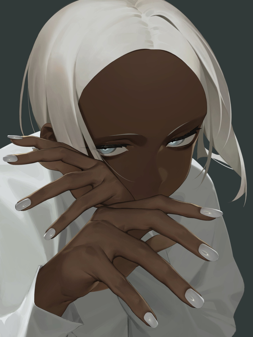 1girl absurdres amrkdrw blue_eyes dark-skinned_female dark_skin expressionless fingernails highres looking_to_the_side original parted_bangs shirt short_hair simple_background solo white_hair white_nails white_shirt