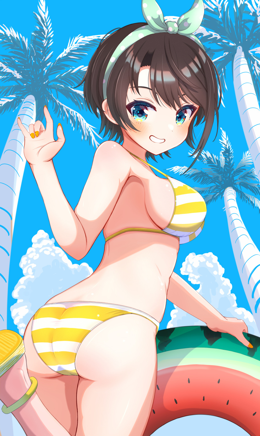 1girl absurdres aqua_eyes ass banana_de_ikopon bangs bare_shoulders bikini blush bow breasts brown_hair cowboy_shot from_behind from_below grin hair_bow highres hololive innertube looking_at_viewer looking_back medium_breasts oozora_subaru palm_tree polka_dot sandals sideboob sky smile solo standing standing_on_one_leg strap_gap striped striped_bikini swept_bangs swimsuit tree virtual_youtuber