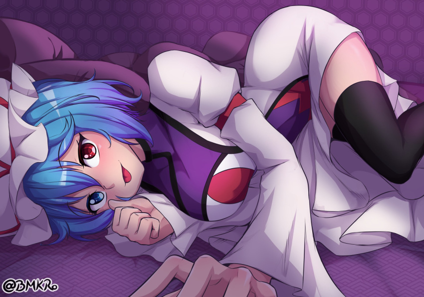 1girl bangs black_thighhighs blue_eyes blue_hair bmkro breasts closed_mouth commission cosplay dress hat heterochromia highres honeycomb_(pattern) honeycomb_background large_breasts long_sleeves looking_at_viewer lying mob_cap on_side purple_background red_eyes short_hair solo tabard tatara_kogasa thighhighs tongue tongue_out touhou twitter_username white_dress white_headwear yakumo_yukari yakumo_yukari_(cosplay)