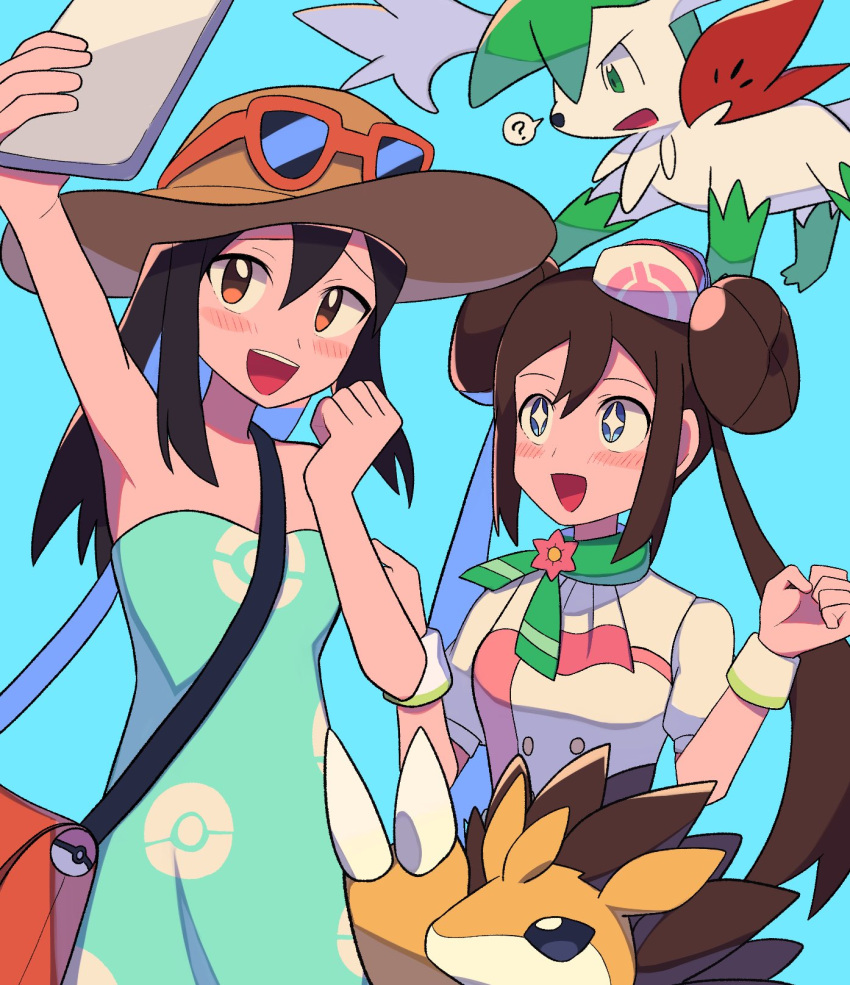 +_+ 2girls :d ? bag bangs black_hair blue_background blue_eyes blush brown_eyes brown_headwear buttons commentary_request dress eyewear_on_headwear green_dress hands_up hat highres long_hair multiple_girls official_alternate_costume open_mouth orange-framed_eyewear poke_ball_print pokemon pokemon_(game) pokemon_masters_ex rosa_(pokemon) sandslash shaymin shaymin_(sky) shoulder_bag sidelocks sightseer_(pokemon) smile spoken_question_mark sunglasses teeth tongue tyako_089 upper_teeth wrist_cuffs