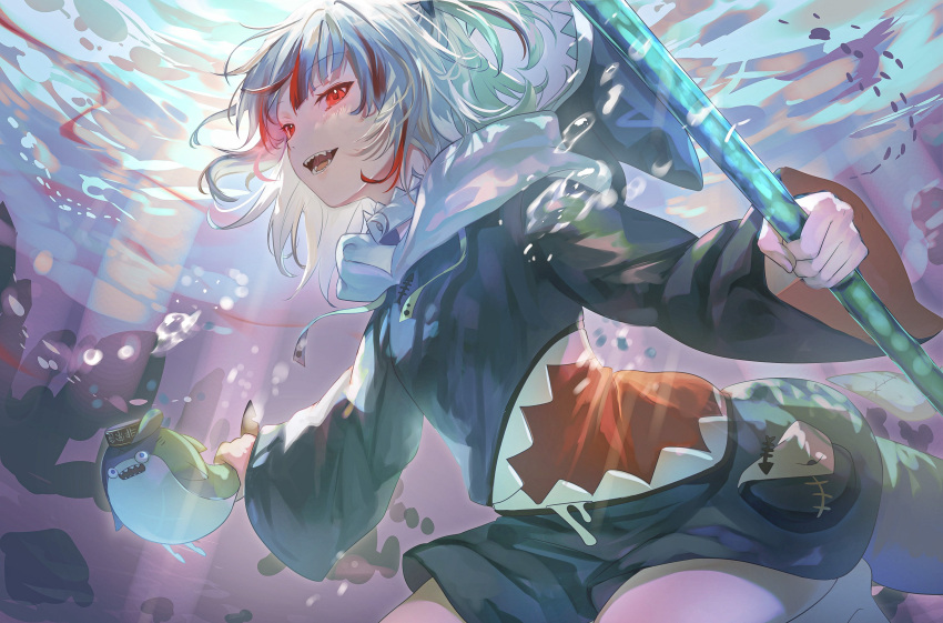 1girl absurdres animal_hood bare_legs bloop_(gawr_gura) blue_hoodie blush commentary eto_sister fangs fish_tail gawr_gura glowing glowing_eyes highres holding holding_trident holding_weapon hololive hololive_english hood hood_down hoodie long_hair long_sleeves looking_at_viewer multicolored_hair ocean polearm red_eyes red_hair reflect_(gawr_gura) school_of_fish shark_girl shark_hood shark_tail sharp_teeth smile streaked_hair tail teeth trident underwater virtual_youtuber weapon white_hair