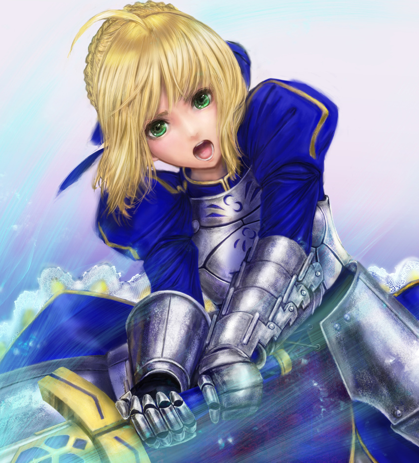 ahoge armor artoria_pendragon_(all) blonde_hair fate/stay_night fate_(series) green_eyes highres mamoru_(mamoru_jinja) open_mouth saber solo sword weapon