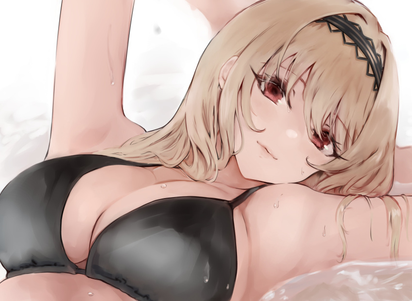 1girl absurdres armpits arms_up bikini black_bikini blonde_hair breasts cleavage collarbone highres idolmaster idolmaster_cinderella_girls kurosaki_chitose lamp_p9 light_smile looking_at_viewer red_eyes solo swimsuit upper_body water_drop