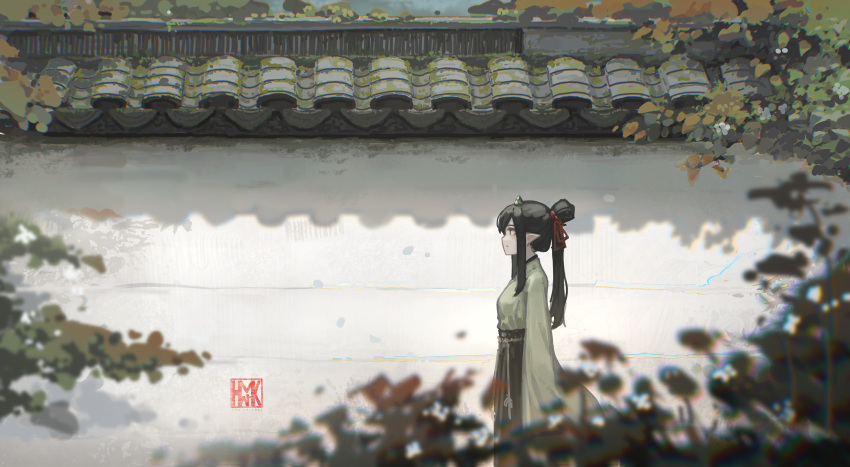 1girl absurdres architecture bangs black_hair chinese_clothes closed_mouth east_asian_architecture expressionless hanfu highres horns hua_ming_wink long_hair looking_ahead original pointy_ears ponytail scenery sidelocks single_horn solo walking wall wide_sleeves