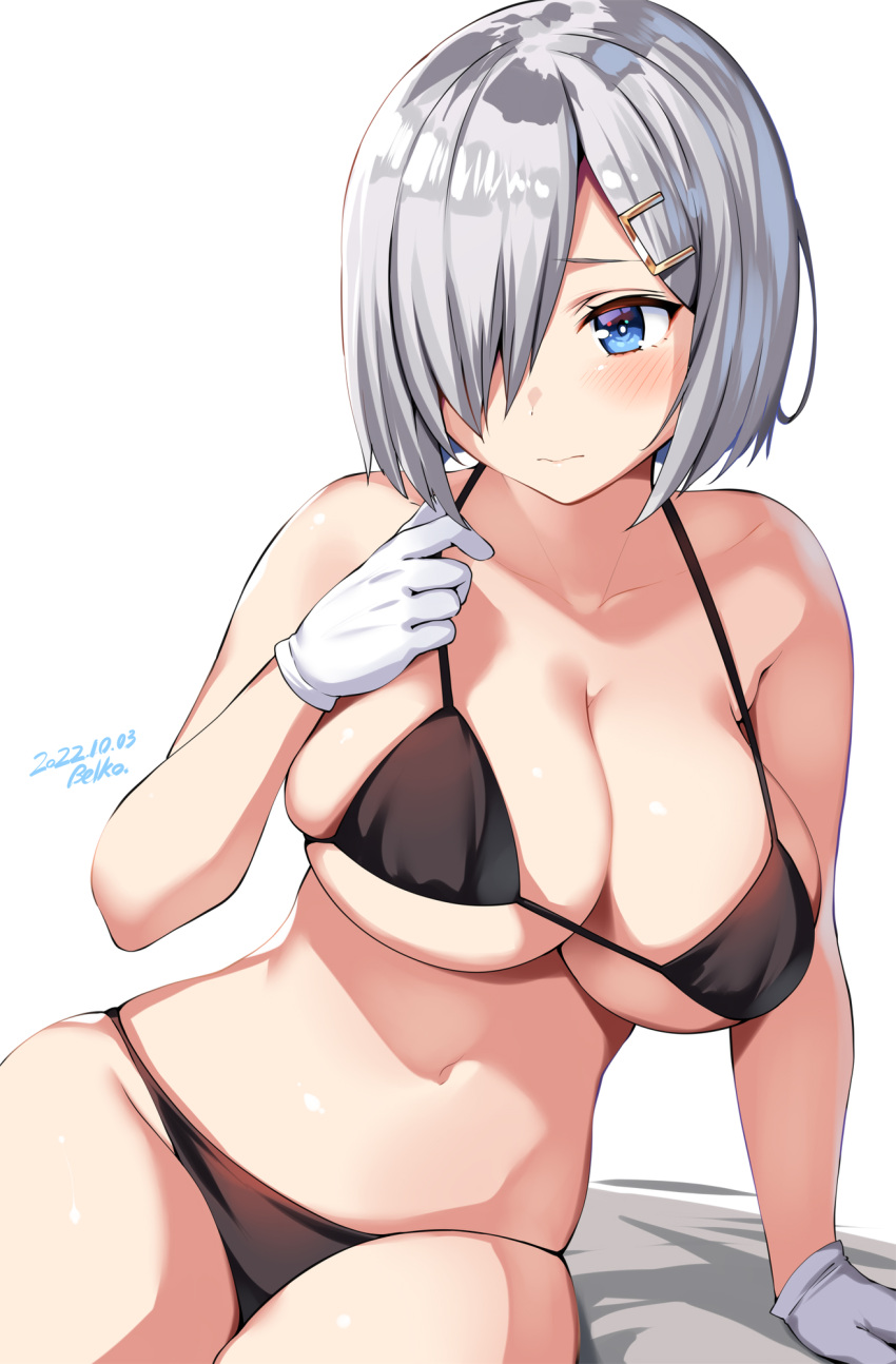 1girl artist_name banned_artist belko bikini black_bikini blue_eyes blush breasts cleavage closed_mouth collarbone dated gloves grey_hair hair_ornament hair_over_one_eye hairclip hamakaze_(kancolle) highres kantai_collection large_breasts navel short_hair signature simple_background solo swimsuit white_background white_gloves