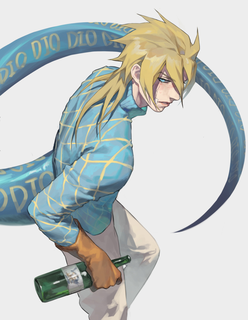 1boy absurdres bandaid bandaid_on_face bangs blonde_hair blue_eyes blue_sweater bottle brown_gloves character_name chinese_commentary commentary_request cracked_skin diego_brando dinosaur_tail elbow_gloves feet_out_of_frame from_above gloves hair_between_eyes highres holding holding_bottle jojo_no_kimyou_na_bouken long_sleeves looking_back male_focus medium_hair pants parted_lips simple_background slit_pupils solo spiked_hair standing steel_ball_run sweater tail turtleneck turtleneck_sweater white_background white_pants wine_bottle yuan_di_shaobing