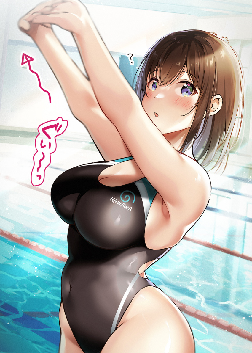 1girl arms_up bangs bare_arms bare_shoulders black_one-piece_swimsuit blue_eyes blush breasts brown_hair character_name cleavage commentary_request competition_swimsuit covered_navel hawawa-chan_(shiro_kuma_shake) highleg highleg_swimsuit highres large_breasts looking_at_viewer medium_hair one-piece_swimsuit original parted_lips pool shiro_kuma_shake solo stretching swimsuit