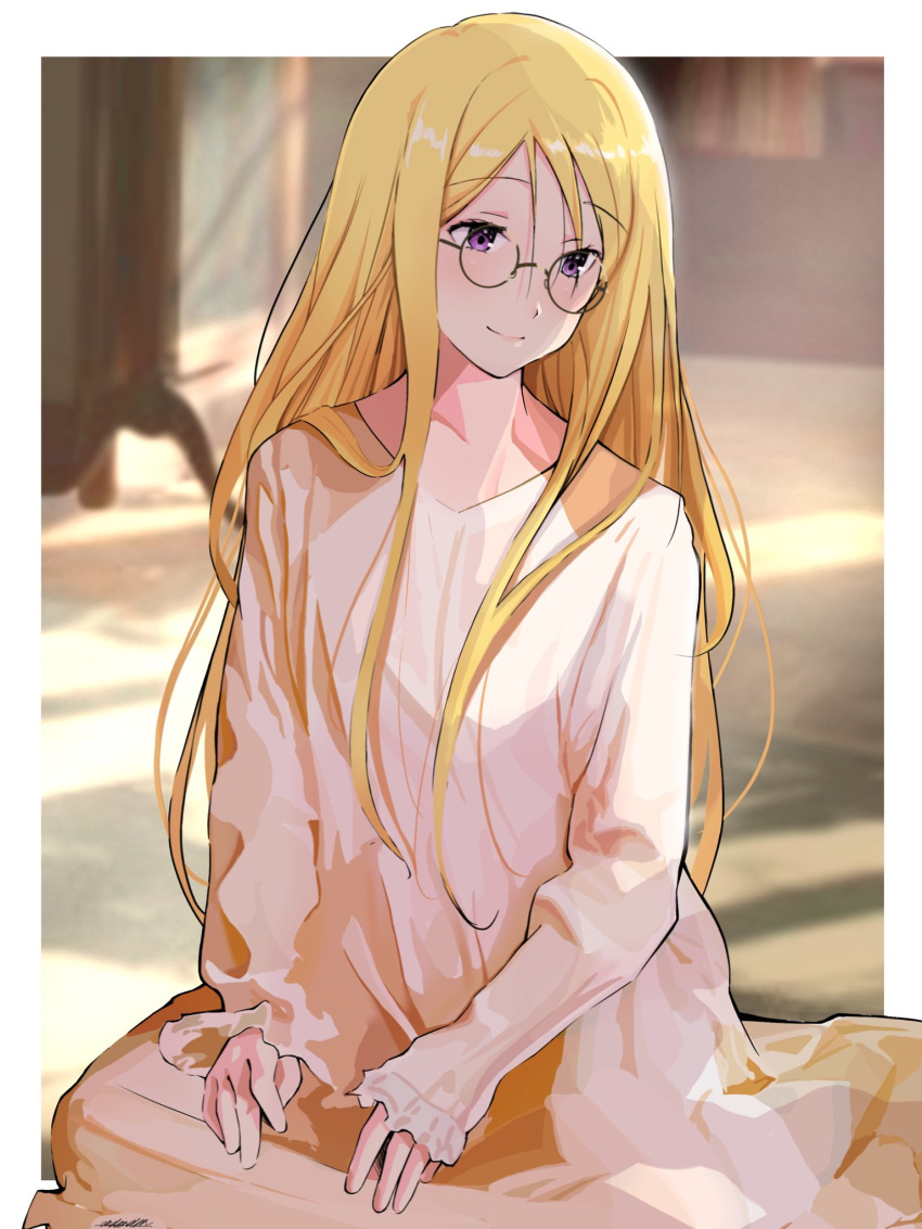 1girl alicia_florence andanden aria blonde_hair glasses highres long_hair looking_away pajamas purple_eyes sitting solo very_long_hair