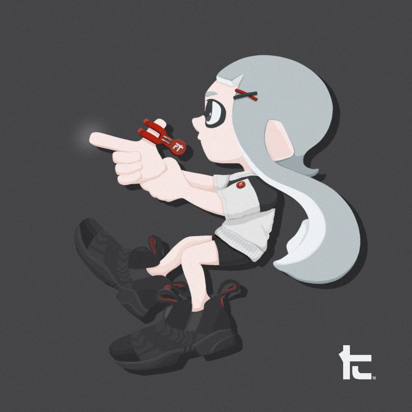 1girl bike_shorts black_eyes black_footwear black_shirt black_shorts clothes_pin finger_gun from_side full_body grey_background grey_hair hair_ornament hairclip hand_on_own_wrist highres inkling inkling_girl long_hair no_lineart pointy_ears shirt shoes short_sleeves shorts silhouette solo splatoon_(series) sprikasan suction_cups tentacle_hair toni_kensa_(splatoon) two-tone_shirt white_shirt