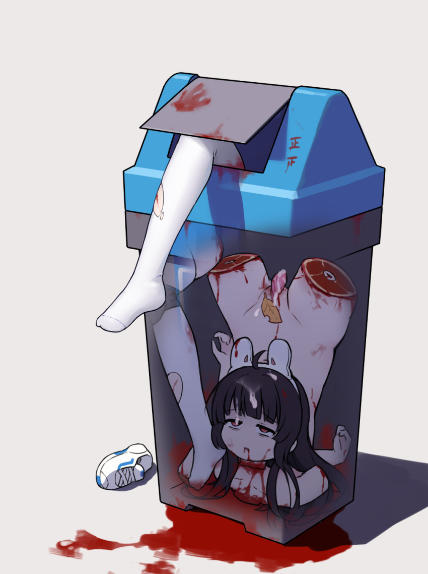 1girl black_hair blood blue_archive decapitation empty_eyes grey_background guro highres miyu_(blue_archive) nude red_eyes rolling_eyes severed_head severed_limb simple_background solo thighhighs trash_can u-wolfmkii white_thighhighs