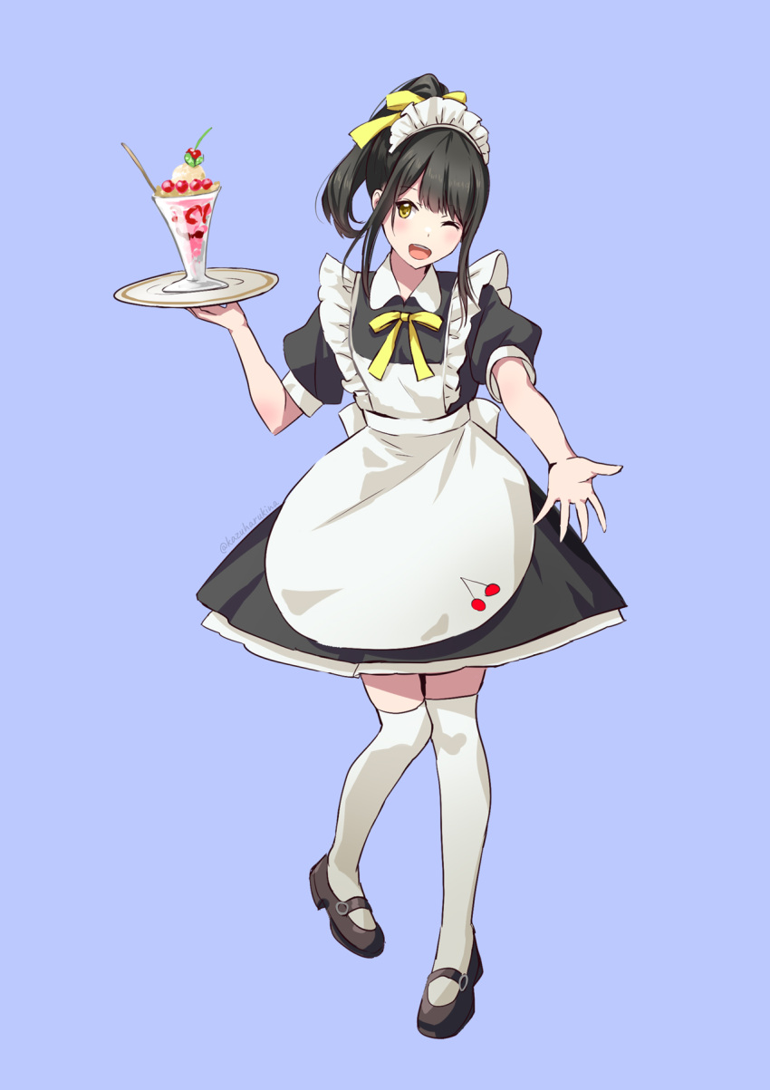 1girl alternate_costume apron bangs black_dress black_footwear black_hair blue_background bow collared_dress copyright_request dress enmaided frilled_apron frills full_body hair_bow highres holding holding_plate kazuharu_kina maid maid_apron maid_headdress parfait plate ponytail puffy_short_sleeves puffy_sleeves shoes short_sleeves sidelocks simple_background solo standing thighhighs twitter_username virtual_youtuber white_apron white_thighhighs yellow_bow yellow_eyes