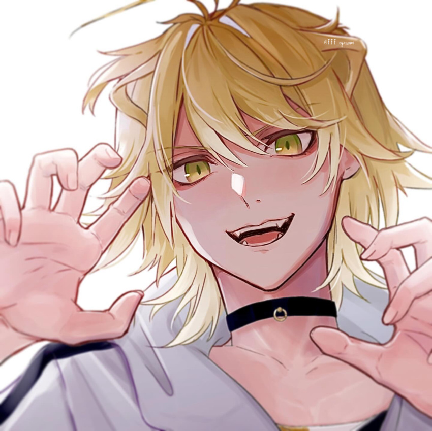 1boy akatuki25178 antenna_hair bishounen black_choker blonde_hair choker claw_pose commentary fangs green_eyes highres light_blush looking_at_viewer male_focus nansen_ichimonji open_mouth portrait short_hair slit_pupils smile solo symbol-only_commentary touken_ranbu twitter_username white_background