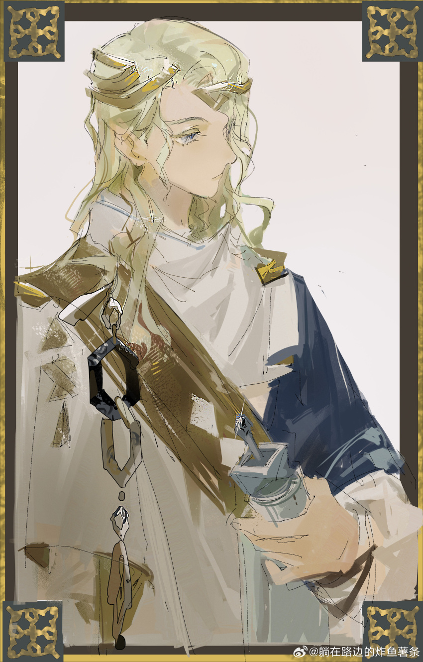 1boy 6_(reverse:1999) absurdres ancient_greek_clothes argyle bishounen blonde_hair blue_eyes blue_shawl chain chinese_commentary chiton closed_mouth collared_shirt commentary_request eyelashes gold_headwear greco-roman_clothes headset highres himation holding light_frown liyuliyuzhou long_hair long_sleeves looking_to_the_side male_focus object_request outside_border reverse:1999 shawl shirt simple_background solo upper_body watermark wavy_hair weibo_logo weibo_username white_background white_shirt white_sleeves wide_sleeves