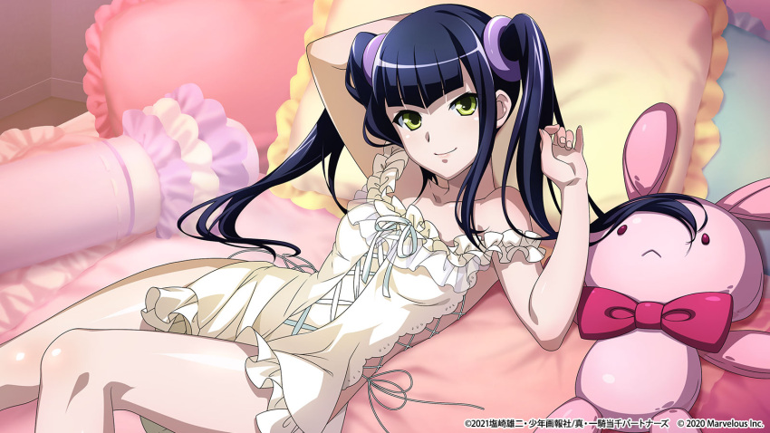 1girl alternate_costume bangs bare_arms bed_sheet black_hair breasts closed_mouth collarbone dress green_eyes highres ikkitousen indoors long_hair looking_at_viewer lying official_art on_back pillow ribbon saji_genpou_(true) shiny shiny_hair short_dress sleeveless sleeveless_dress small_breasts smile solo stuffed_animal stuffed_bunny stuffed_toy twintails white_dress white_ribbon