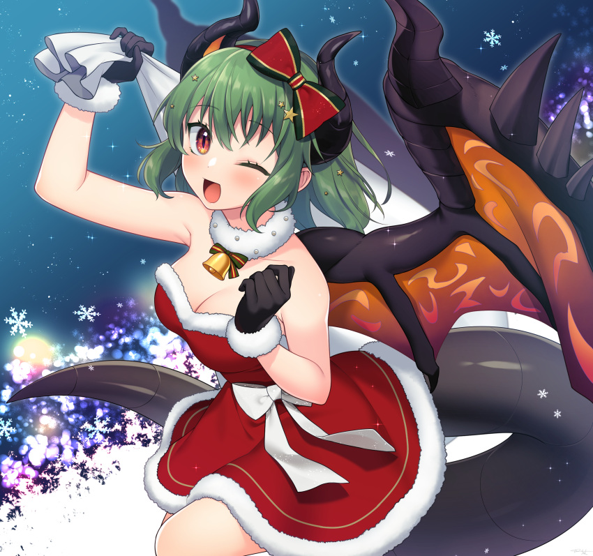 1girl ;d arm_up bangs bare_shoulders bell black_gloves blush bow breasts cleavage collarbone commission copyright_request dragon_girl dragon_horns dragon_tail dress fur-trimmed_dress fur-trimmed_gloves fur_trim gloves green_hair hair_between_eyes hair_bow hair_ornament highres holding holding_sack horns looking_at_viewer medium_breasts neck_bell one_eye_closed orange_wings red_bow red_dress red_eyes sack sakura_chiyo_(konachi000) smile snowflakes solo star_(symbol) star_hair_ornament strapless strapless_dress tail virtual_youtuber