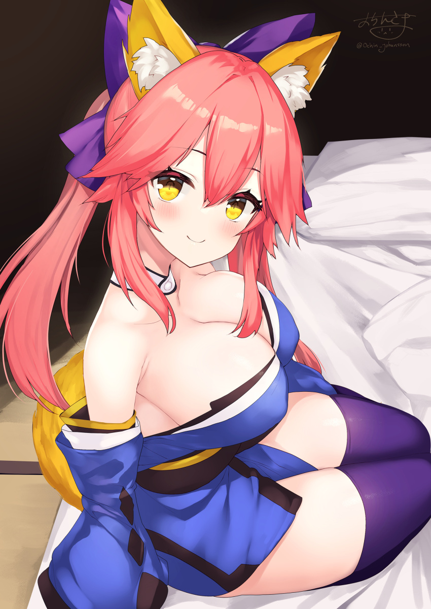 1girl absurdres animal_ear_fluff animal_ears bare_shoulders blue_bow blue_thighhighs blush bow breasts cleavage commentary_request detached_sleeves fate/extra fate/grand_order fate_(series) fox_ears fox_girl fox_tail highres japanese_clothes large_breasts long_hair long_sleeves looking_at_viewer ochinsama pink_hair revision smile solo split_ponytail tail tamamo_(fate) tamamo_no_mae_(fate/extra) thighhighs yellow_eyes