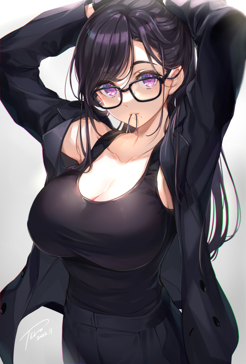 1girl absurdres arms_up bangs black_coat black_gloves black_hair black_pants black_shirt breasts cleavage coat collarbone commentary_request dated glasses gloves grey_background hair_tie hair_tie_in_mouth highres jacket large_breasts long_hair long_sleeves looking_at_viewer minakata_hizuru mole mole_under_mouth mouth_hold open_clothes open_coat pants purple_eyes shirt shirt_tucked_in signature simple_background solo summertime_render swept_bangs tank_top tel-o tying_hair