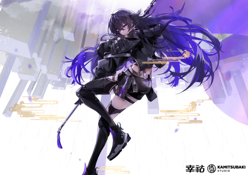 1girl bangs black_hair black_jacket black_shorts black_thighhighs blue_hair closed_mouth commentary_request copyright_name cropped_shirt earrings floating_hair foot_out_of_frame gloves gradient_hair hair_between_eyes holding holding_weapon jacket jewelry kamitsubaki_studio koko_(kamitsubaki_studio) leg_up long_hair long_sleeves looking_at_viewer multicolored_hair open_clothes purple_eyes purple_hair shirt shoes shorts solo standing standing_on_one_leg thigh_strap thighhighs tsumeki virtual_youtuber weapon