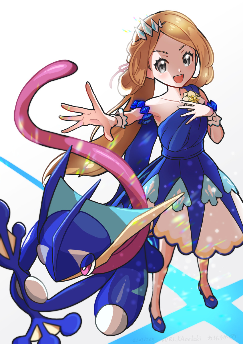 1girl :d absurdres armlet arutarika_(ri_kaoekaki) blonde_hair blue_dress blue_footwear commentary_request dress eyelashes flower greninja grey_eyes highres long_hair open_mouth outstretched_arm pokemon pokemon_(creature) pokemon_(game) pokemon_masters_ex ponytail serena_(pokemon) shoes smile spread_fingers standing tiara white_flower wrist_cuffs