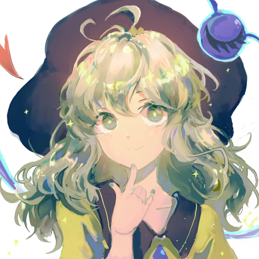 1girl bangs black_headwear bright_pupils closed_mouth collared_shirt commentary_request dianguang_qishi finger_to_own_chin green_eyes green_hair green_nails green_pupils hat highres komeiji_koishi long_hair shirt smile solo sparkle third_eye touhou yellow_shirt