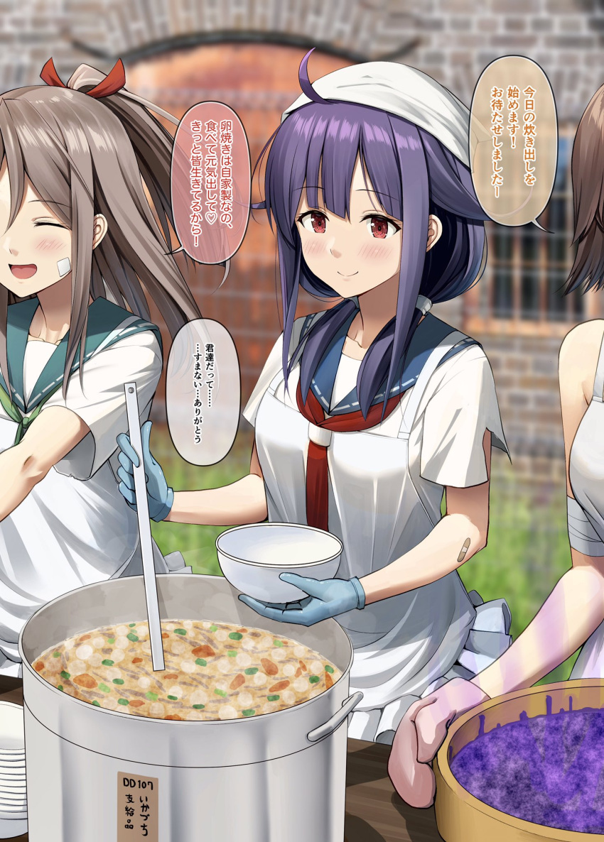 3girls apron bad_food bandana blue_gloves blue_sailor_collar blurry blurry_background bowl brick_wall commentary_request cooking_pot gloves grey_hair hiei_(kancolle) highres ichikawa_feesu kantai_collection ladle multiple_girls neckerchief ponytail red_neckerchief rubber_gloves sailor_collar school_uniform serafuku taigei_(kancolle) translation_request upper_body zuihou_(kancolle)