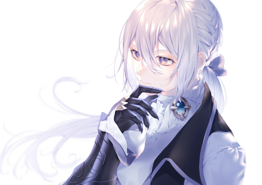 1boy absurdres ascot black_gloves black_vest bow braid brooch clawed_gauntlets fire_emblem fire_emblem_fates french_braid gauntlets gloves hair_between_eyes hair_bow hand_on_own_chin highres jakob_(fire_emblem) jewelry kita_282 long_hair looking_ahead low_ponytail male_focus parted_lips purple_bow purple_eyes shirt simple_background sleeves_past_wrists solo upper_body vest white_ascot white_background white_hair white_shirt