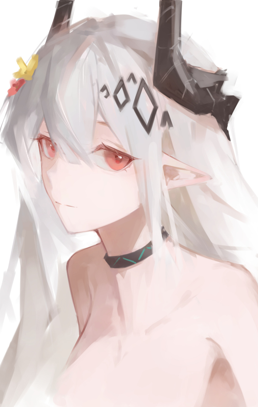 1girl arknights bangs bare_shoulders black_choker choker commentary_request highres horns lch looking_at_viewer mudrock_(arknights) pointy_ears red_eyes solo upper_body white_hair