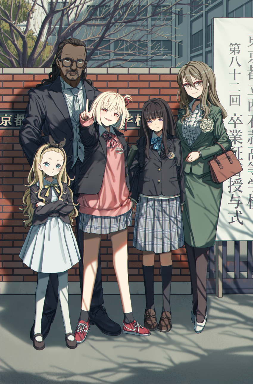 1boy 4girls absurdres bag black_hair black_hairband blonde_hair blue_bow blue_bowtie blue_eyes bow bowtie brick_wall brown_eyes brown_hair dark-skinned_male dark_skin dress frilled_dress frills glasses group_picture hair_ornament hair_ribbon hairband handbag height_difference highres inoue_takina kurumi_(lycoris_recoil) looking_at_viewer lycoris_recoil mika_(lycoris_recoil) mochi_(m0chi0000) multiple_girls nakahara_mizuki neck_ribbon nishikigi_chisato pantyhose purple_eyes red_bow red_bowtie red_eyes ribbon school_uniform v white_pantyhose