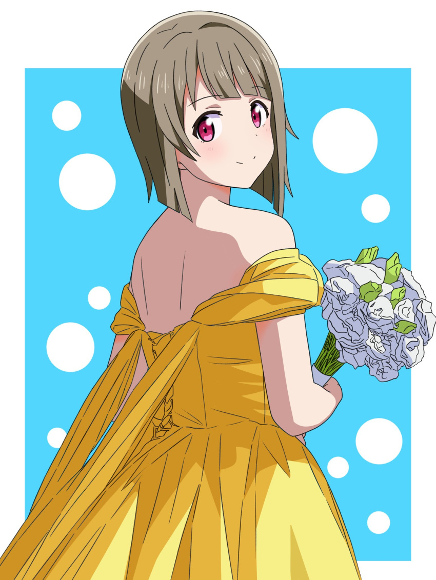 1girl bangs bare_back bare_shoulders blue_background bob_cut border bouquet commentary dot_nose dotted_background dress flower highres holding holding_bouquet inverted_bob kousuke0912 light_blush light_brown_hair looking_back love_live! love_live!_nijigasaki_high_school_idol_club nakasu_kasumi pink_eyes scapular short_hair smile solo strapless strapless_dress upper_body white_border white_flower yellow_dress