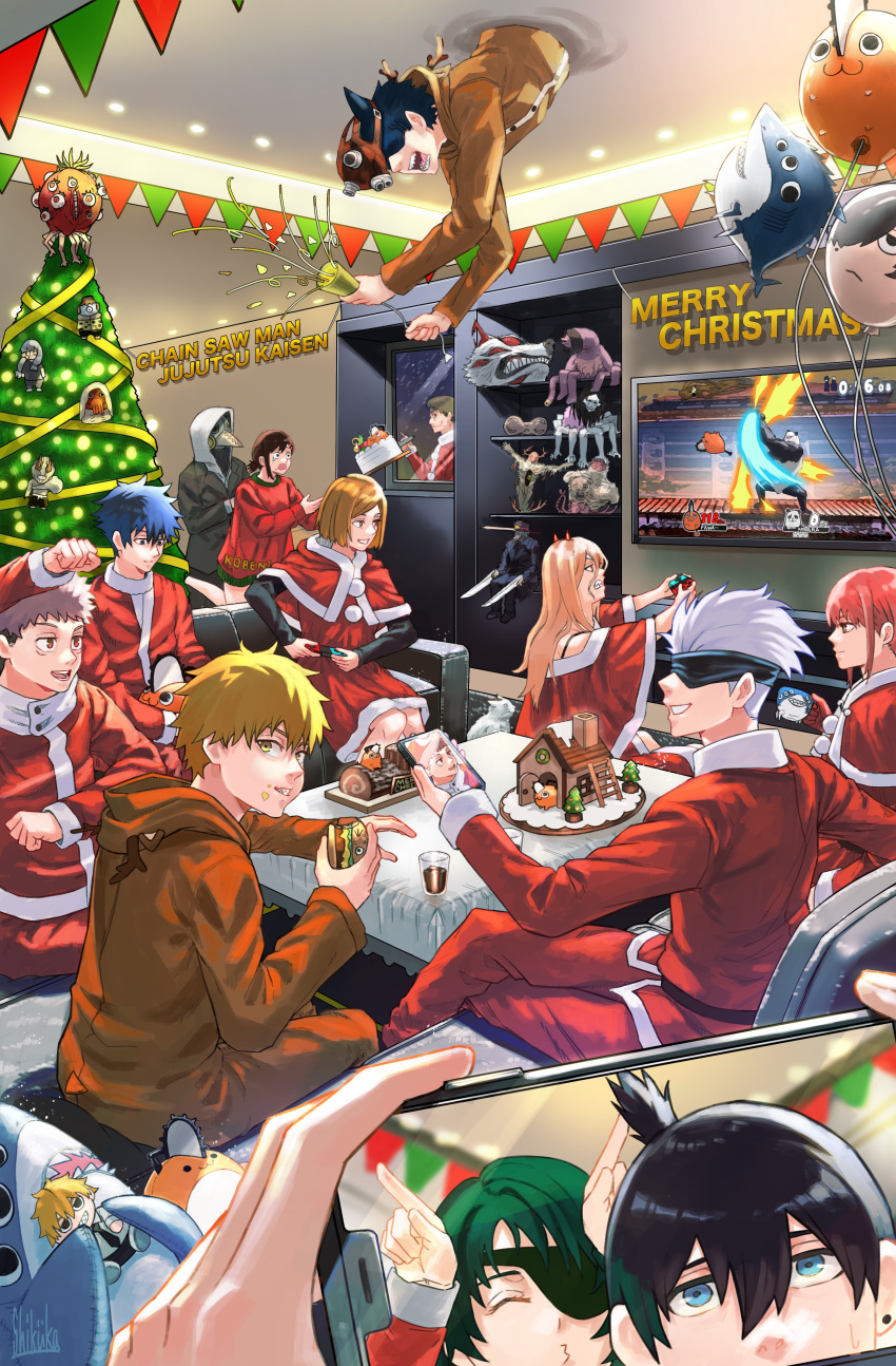 absurdres animal_costume arm_up balloon beam_(chainsaw_man) black_blindfold black_hair black_sleeves blindfold blonde_hair blue_hair brown_hair brown_hoodie burger cake capelet chainsaw_man christmas christmas_tree closed_eyes controller crossed_legs dagon_(jujutsu_kaisen) denji_(chainsaw_man) earrings eternity_devil_(chainsaw_man) extra_eyes eyepatch family_burger_mascot_(chainsaw_man) fighting_game food food_on_face fox_devil_(chainsaw_man) fur-trimmed_capelet fur_trim fushiguro_megumi future_devil_(chainsaw_man) ghost_devil_(chainsaw_man) gingerbread_house gojou_satoru green_hair hair_between_eyes hair_ornament hairclip hanami_(jujutsu_kaisen) hayakawa_aki higashiyama_kobeni highres himeno_(chainsaw_man) holding holding_food holding_phone hood hoodie horns_pose itadori_yuuji jacket jewelry jogo_(jujutsu_kaisen) jujutsu_kaisen katana_man_(chainsaw_man) kugisaki_nobara leech_devil_(chainsaw_man) long_hair looking_at_another looking_at_viewer looking_to_the_side mahito_(jujutsu_kaisen) makima_(chainsaw_man) medium_hair meowy_(chainsaw_man) merry_christmas nintendo_switch one_eye_closed onesie outstretched_arms pants party_popper phone plague_doctor_mask playing_games pochita_(chainsaw_man) power_(chainsaw_man) puckered_lips red_capelet red_eyes red_hair red_jacket red_pants red_sweater reindeer_costume ringed_eyes santa_costume shark sharp_teeth short_hair short_ponytail sidelocks single_sidelock sitting smile spiked_hair stud_earrings stuffed_animal stuffed_toy sweater teeth television tokishima_sikuka tomato_devil_(chainsaw_man) topknot violence_devil_(chainsaw_man) white_hair yonezu_kenshi_(person) zombie_devil_(chainsaw_man)