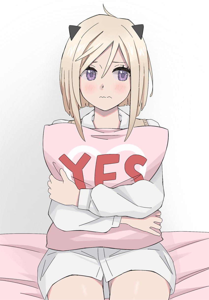 bangs blonde_hair blush commission girls'_frontline hair_between_eyes hair_ornament highres holding looking_away m3_(girls'_frontline) pillow pixiv_commission purple_eyes shirt short_hair simple_background sitting sweater tab_(tabkun) yes-no_pillow