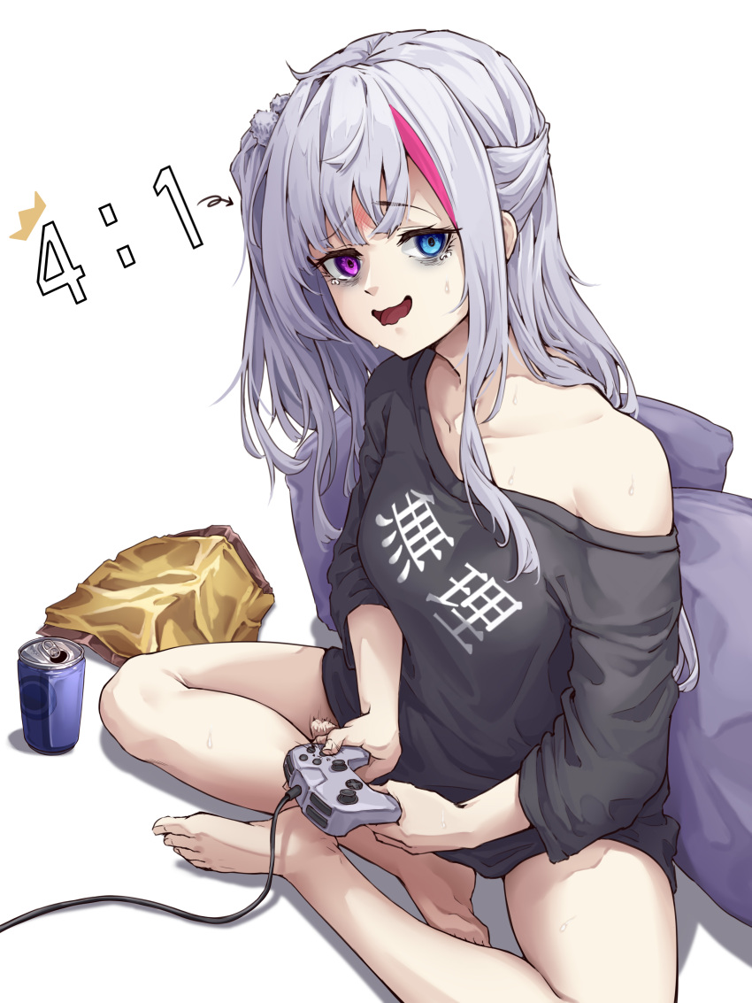 1girl absurdres bag_of_chips bags_under_eyes black_shirt blue_eyes can clothes_writing controller crown enin feet game_controller girls'_frontline girls'_frontline_neural_cloud highres kuro_(girls'_frontline_nc) long_hair looking_at_viewer mdr_(girls'_frontline) multicolored_eyes multicolored_hair no_legwear pillow pink_eyes pink_hair score shirt simple_background sitting strapless strapless_shirt sweat thighs white_background white_hair