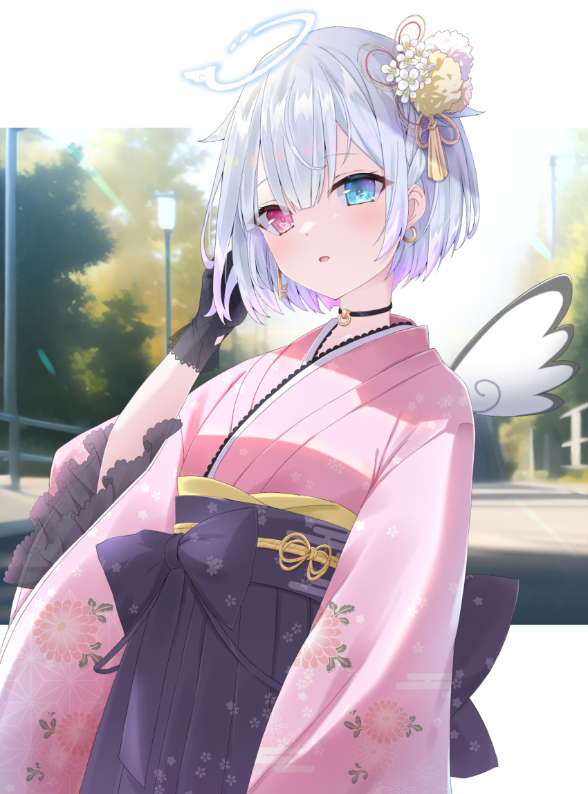 1girl amemiya_nazuna angel angel_wings bangs black_choker blue_eyes broken_halo choker commentary_request detached_wings gloves hair_ornament halo heterochromia highres japanese_clothes key key_earrings kimono kurono_yuzuko long_sleeves looking_at_viewer obi open_mouth pink_eyes pink_kimono sash short_hair single_wing solo virtual_youtuber vshojo white_hair wings yukata