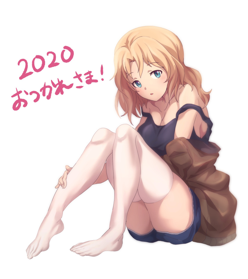 1girl 2020 9s0ykoyama117 absurdres black_tank_top blonde_hair blue_eyes breasts brown_jacket commentary_request feet girls_und_panzer hair_intakes highres jacket kay_(girls_und_panzer) legs long_sleeves looking_at_viewer medium_breasts medium_hair military military_uniform new_year no_shoes off_shoulder open_clothes open_jacket parted_lips saunders_military_uniform shirt short_shorts shorts simple_background sitting solo strap_slip tank_top thighhighs toes translated uniform white_background white_thighhighs