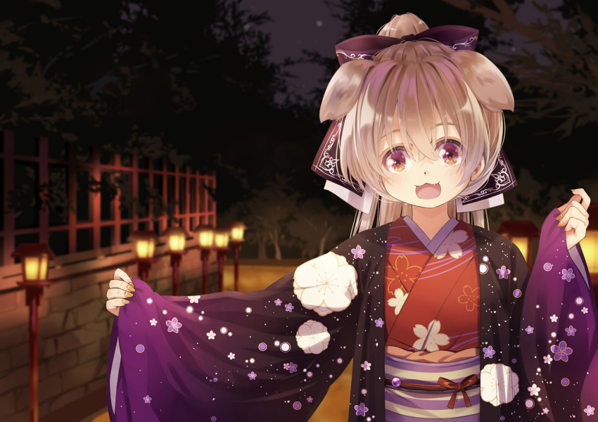 1girl 54hao animal_ears bangs black_bow blurry blurry_background bow brown_eyes brown_hair brown_nails depth_of_field dog_ears fence hair_between_eyes hair_bow high_ponytail highres hololive inugami_korone japanese_clothes kimono lantern long_hair long_sleeves nail_polish night obi open_clothes outdoors pinching_sleeves ponytail red_kimono sash sleeves_past_wrists solo upper_body virtual_youtuber wide_sleeves