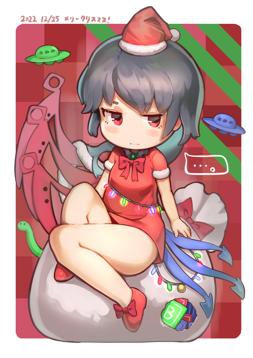 1girl alternate_costume asymmetrical_wings bangs black_hair blue_wings blush bomb_item_(touhou) bow bowtie christmas closed_mouth commentary_request dated dress expressionless footwear_bow full_body fur-trimmed_headwear hat highres houjuu_nue looking_at_viewer pom_pom_(clothes) power_item_(touhou) red_bow red_bowtie red_eyes red_footwear red_headwear red_wings sack santa_hat shoes short_dress short_hair short_sleeves solo touhou ufo wings yawdeone