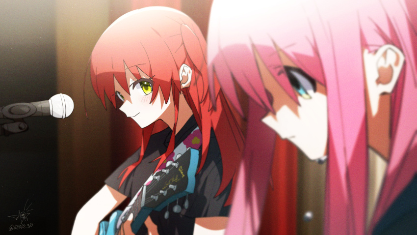 2girls absurdres bangs black_shirt blue_eyes blurry blurry_background blurry_foreground blush bocchi_the_rock! closed_mouth commentary_request depth_of_field electric_guitar film_grain flying_sweatdrops from_side gibson_les_paul gotou_hitori guitar hair_between_eyes highres holding holding_instrument instrument kita_ikuyo long_hair looking_at_another microphone multiple_girls music one_side_up pink_hair playing_instrument red_hair sa_jitsu shirt short_sleeves signature smile stage sweatdrop upper_body yellow_eyes