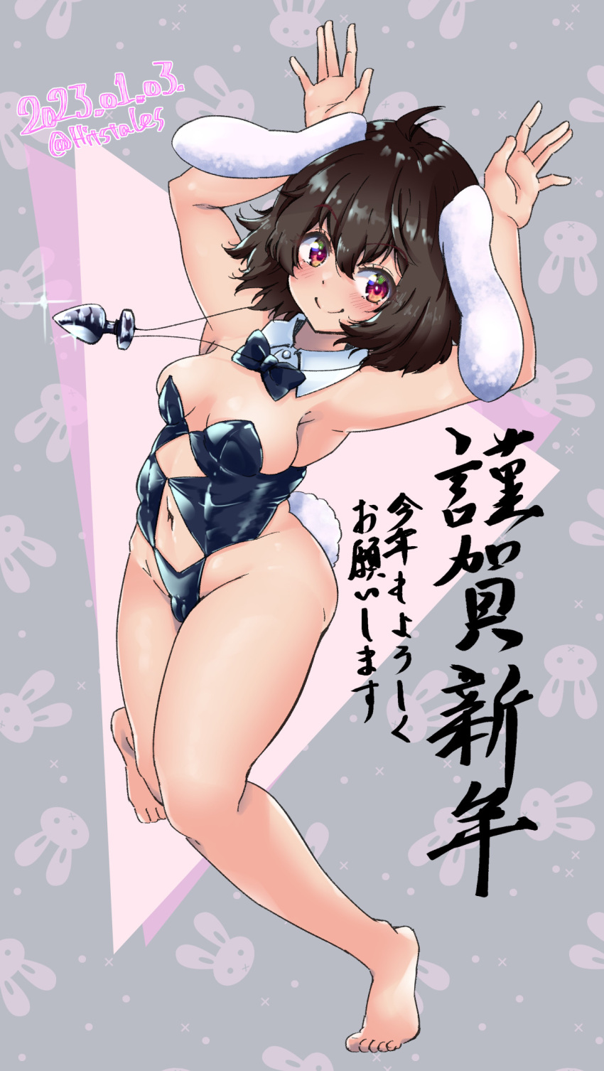 1girl animal_ears bangs black_hair black_leotard breasts bunny_background bunny_pose cameltoe cleavage closed_mouth dated floppy_ears full_body groin highres hits_(hitstts) inaba_tewi leotard looking_at_viewer medium_breasts navel playboy_bunny rabbit_ears rabbit_girl rabbit_tail red_eyes short_hair smile solo tail touhou translation_request twitter_username