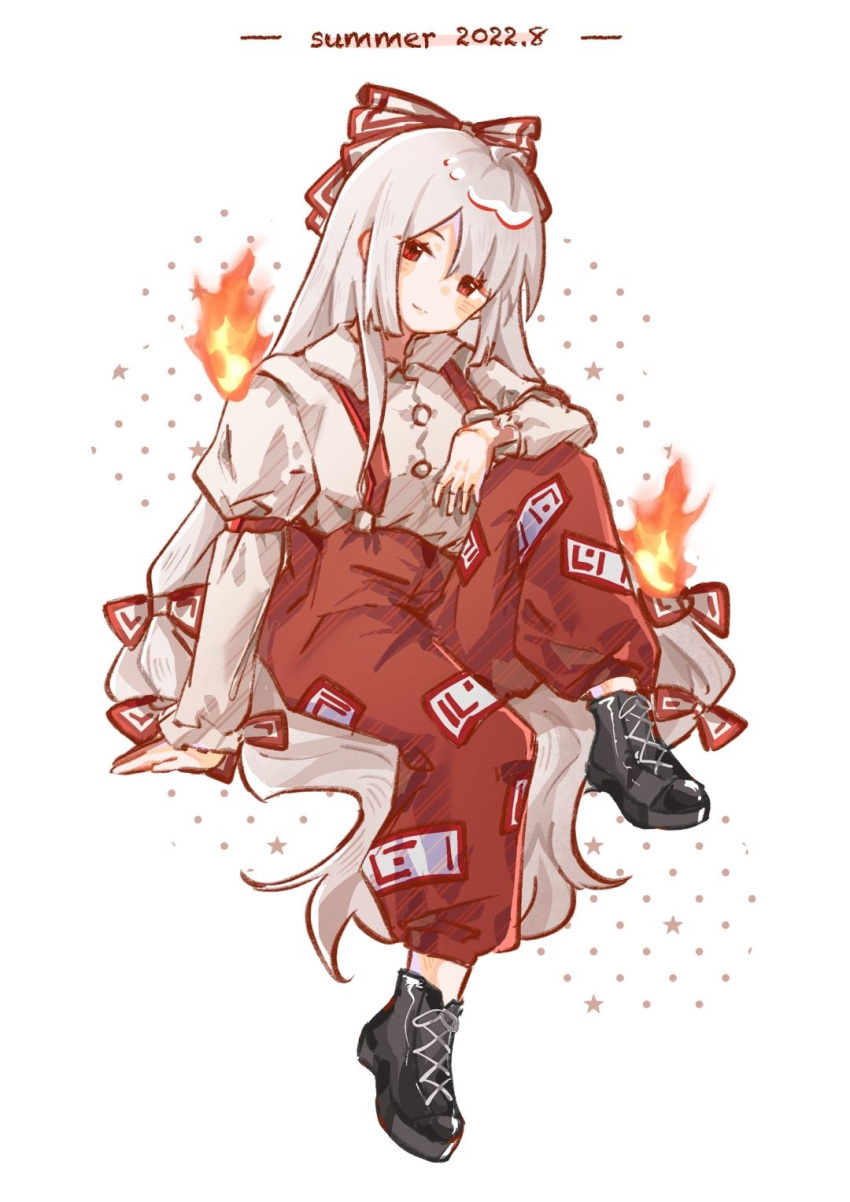 1girl arm_support black_footwear blush_stickers bow chinese_commentary closed_mouth collared_shirt commentary_request cross-laced_footwear fire flame fujiwara_no_mokou hair_bow head_tilt highres juliet_sleeves long_hair long_sleeves looking_at_viewer ofuda ofuda_on_clothes pants puffy_sleeves red_bow red_eyes red_pants shirt shoes smile solo touhou two-tone_bow very_long_hair white_bow white_hair white_shirt yejiubane_shuiping