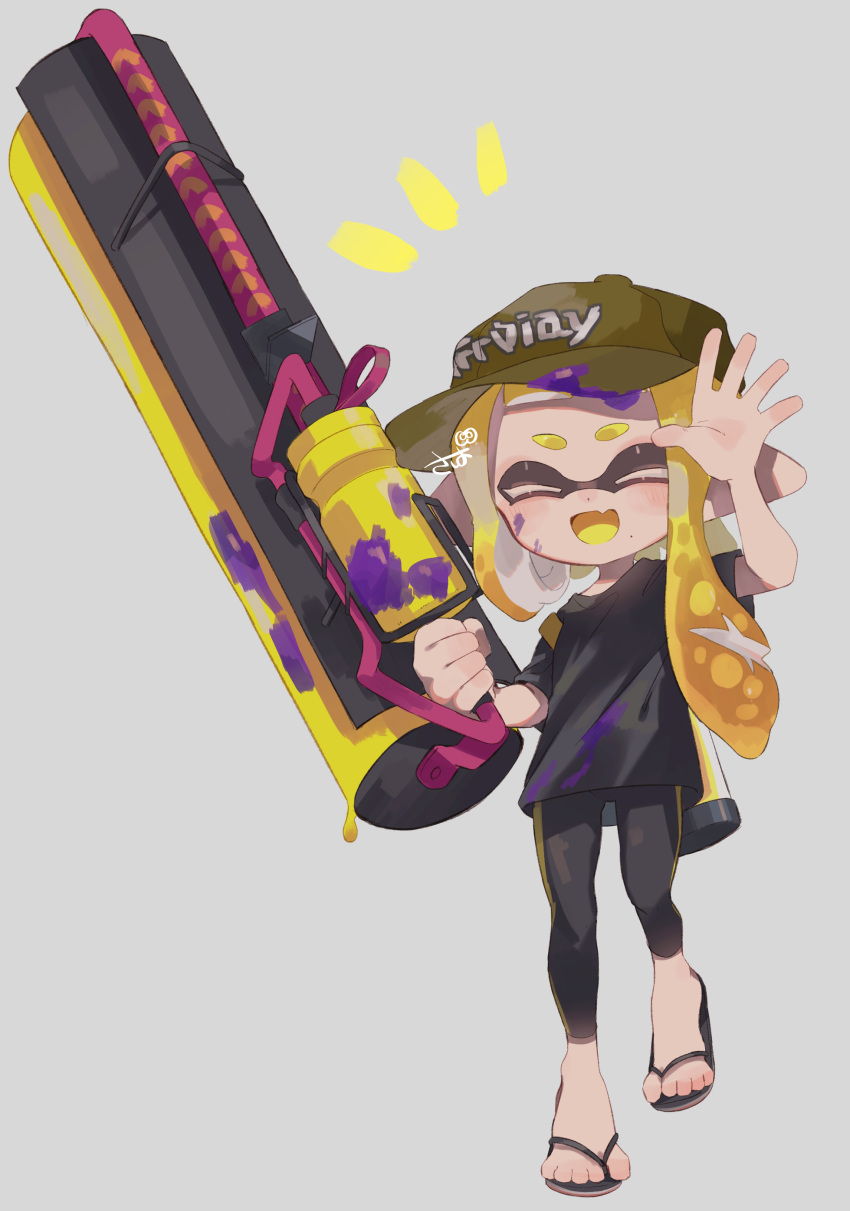 1girl absurdres bangs black_pants black_shirt blonde_hair brown_headwear carbon_roller_(splatoon) closed_eyes colored_tongue fang flip-flops grey_background hat highres holding holding_weapon ink ink_tank_(splatoon) inkling inkling_girl mikoshiba_m pants pointy_ears sandals shirt simple_background smile splatoon_(series) tentacle_hair waving weapon yellow_tongue
