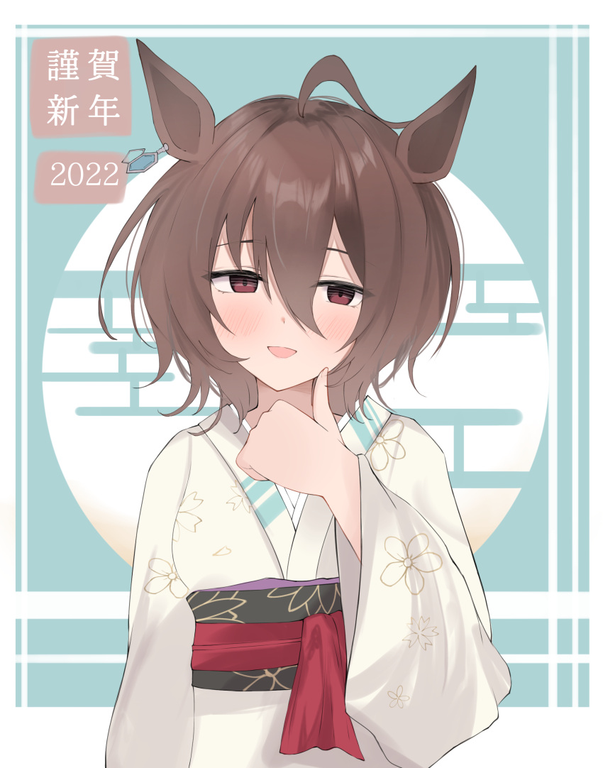 1girl 2022 absurdres agnes_tachyon_(umamusume) ahoge aqua_background asno_biology bangs blush brown_hair commentary earrings egasumi english_text hair_between_eyes half-closed_eyes happy_new_year highres horse_girl japanese_clothes jewelry kimono long_sleeves looking_at_viewer medium_hair new_year obi open_mouth red_eyes red_sash sash single_earring smile solo standing thumbs_up translated umamusume upper_body white_kimono wide_sleeves