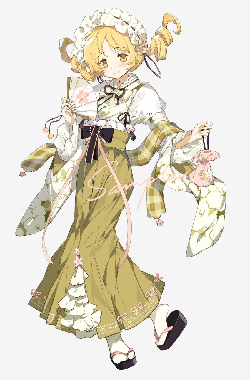 1girl adapted_costume blonde_hair cherry_blossom_print cherry_blossoms floral_print floral_print_kimono flower hakama hand_fan highres holding holding_fan japanese_clothes kimono mahou_shoujo_madoka_magica mahou_shoujo_madoka_magica_(anime) pink_flower smile solo tomoe_mami wei_er_chenxing white_background white_kimono yellow_eyes yellow_hakama