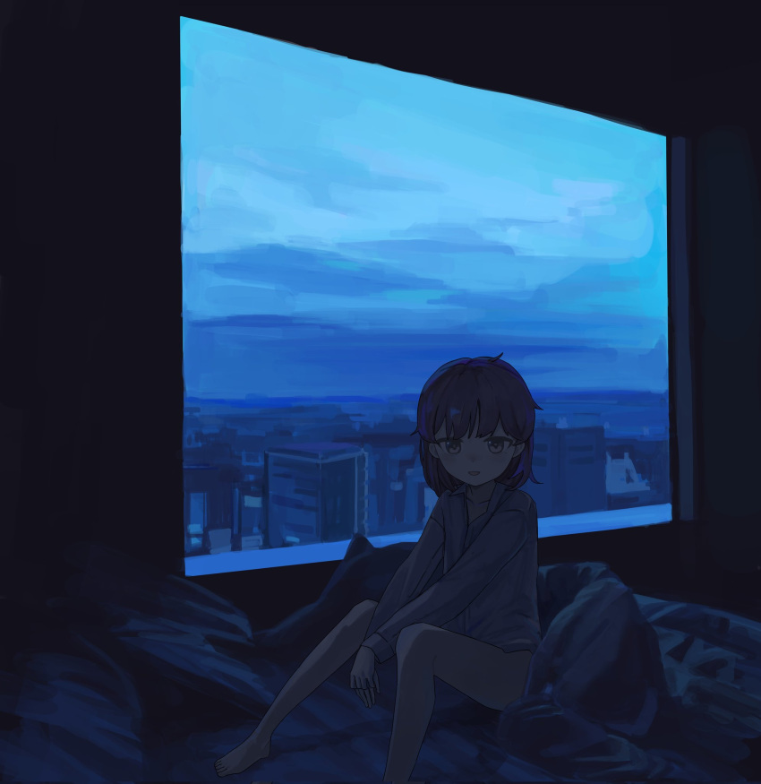 1girl alternate_costume barefoot blanket blue_sky chinese_commentary cityscape collarbone collared_shirt crossed_wrists foot_out_of_frame hair_down hatoba_tsugu highres indoors knees_up long_sleeves looking_at_viewer medium_hair mimizu_ningen mole mole_under_eye morning muted_color no_pants on_bed open_mouth outstretched_arms pillow shirt sitting sky smile solo tsugu_(vtuber) virtual_youtuber window