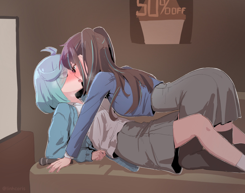 2girls absurdres ahoge akoya_matama all_fours anemo_nemo aqua_cardigan aqua_hair black_hair black_thighhighs blue_jacket blush breath cardigan casual cropped_jacket eye_contact french_kiss from_side full-face_blush girl_on_top grey_shirt grey_skirt heavy_breathing high-waist_skirt highres holding holding_microphone jacket karaoke karaoke_box kiss leg_between_thighs linhcoris long_hair long_sleeves looking_at_another lying mahou_shoujo_ni_akogarete microphone multicolored_hair multiple_girls on_back poster_(object) profile purple_eyes sharp_teeth shirt short_hair skirt socks streaked_hair teeth thighhighs tongue tongue_out twitter_username two_side_up white_socks yuri