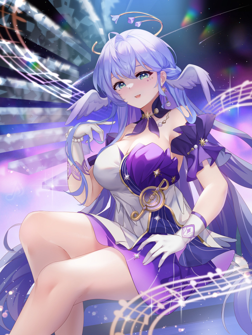 1girl :d absurdres bare_shoulders breasts choker cleavage commentary detached_sleeves dress earrings facial_mark feet_out_of_frame gloves green_eyes hair_intakes hand_up head_wings highres honkai:_star_rail honkai_(series) jewelry large_breasts lingshalan long_hair looking_at_viewer musical_note open_mouth purple_choker purple_hair robin_(honkai:_star_rail) short_sleeves sitting smile solo staff_(music) strapless strapless_dress thighs very_long_hair white_dress white_gloves wings