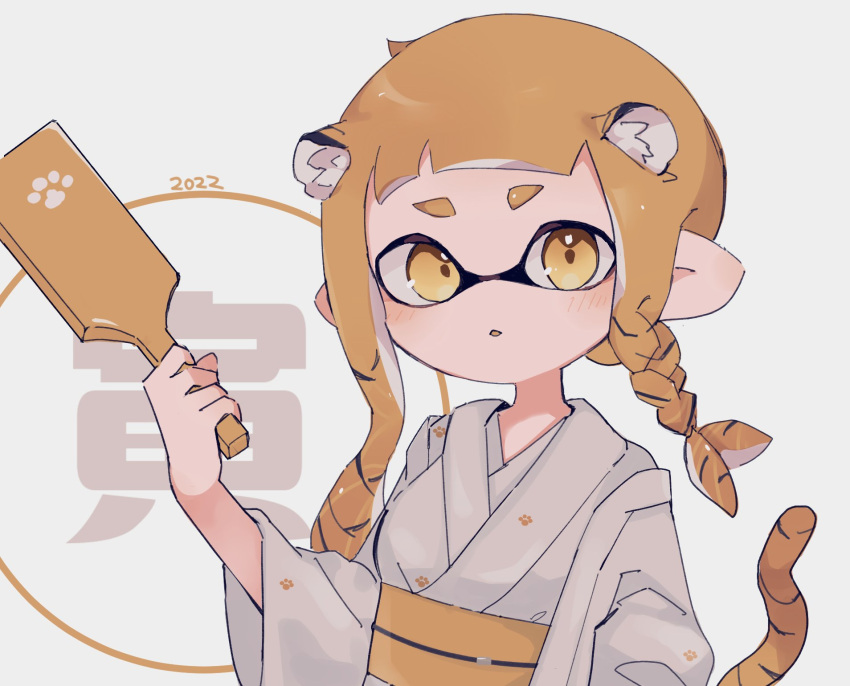 2022 animal_ears background_text banburu_be_x bangs blunt_bangs braid brown_eyes brown_hair chinese_zodiac commentary extra_ears grey_background hagoita hanetsuki highres holding holding_paddle inkling inkling_girl japanese_clothes kanji kemonomimi_mode kimono light_blush long_hair looking_at_viewer new_year obi paddle parted_lips pointy_ears sash side_braid simple_background splatoon_(series) tail tiger_ears tiger_tail upper_body white_kimono year_of_the_tiger