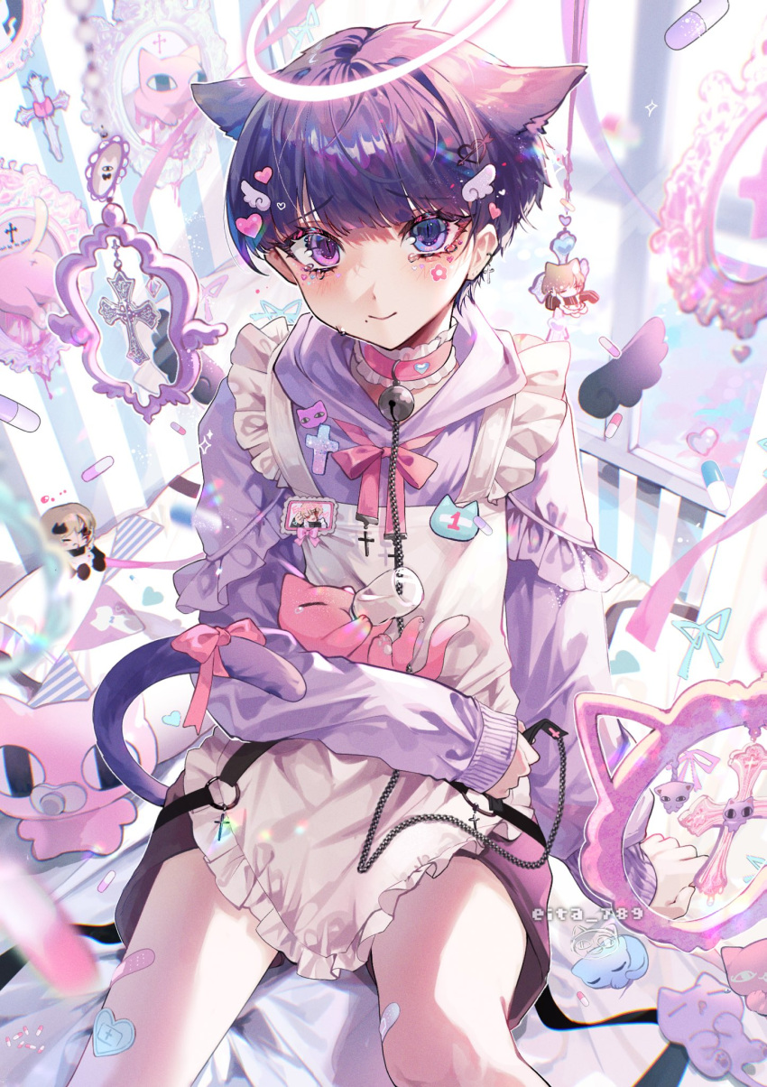 1boy androgynous cat_pillow demon_boy eita_789 harajuku_fashion heterochromia highres original piercing pill yami_kawaii