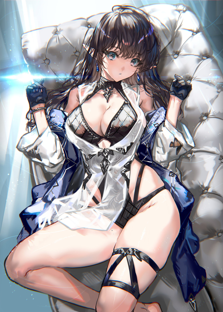 1girl bag bangs bare_shoulders black_gloves black_hair blue_eyes breasts cleavage couch earrings elf gloves highres jewelry large_breasts long_sleeves looking_at_viewer lying mole mole_on_thigh off_shoulder on_back original parted_lips pointy_ears ran'ou_(tamago_no_kimi) solo thigh_strap thighs